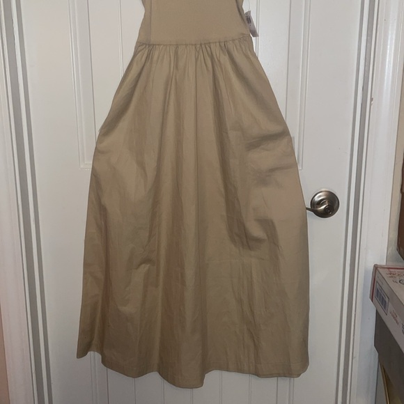 BNWT Old Navy T-back, tank, maxi dress size XS in khaki color with pockets - Picture 3 of 12